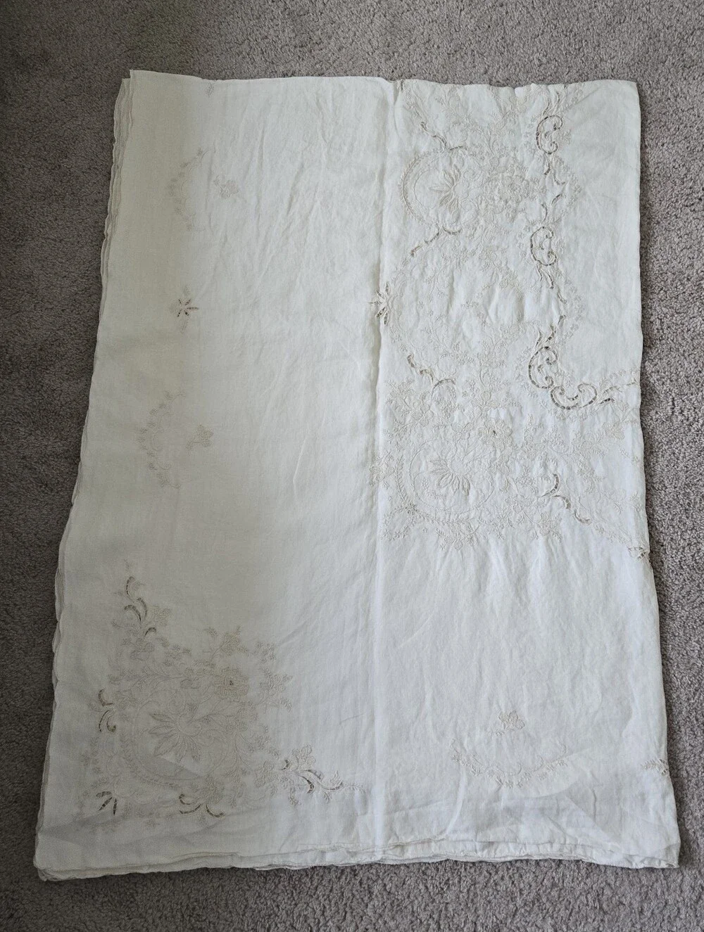 Vintage Linen Rectangular Tablecloth Delicate Embroidery Cutwork 94